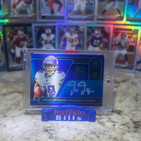 Small electronic device with a screen on a marble surface