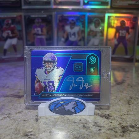 Small electronic device with a screen on a textured surface