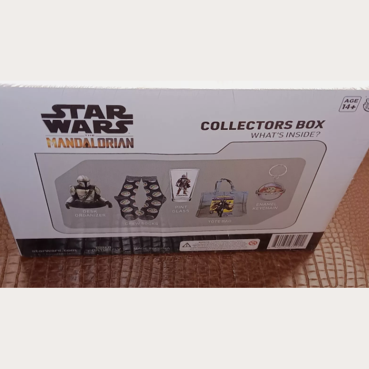 NEW Star Wars Mandalorian Collectors Box Disney CultureFly Mondo & Grogu 5 Items.