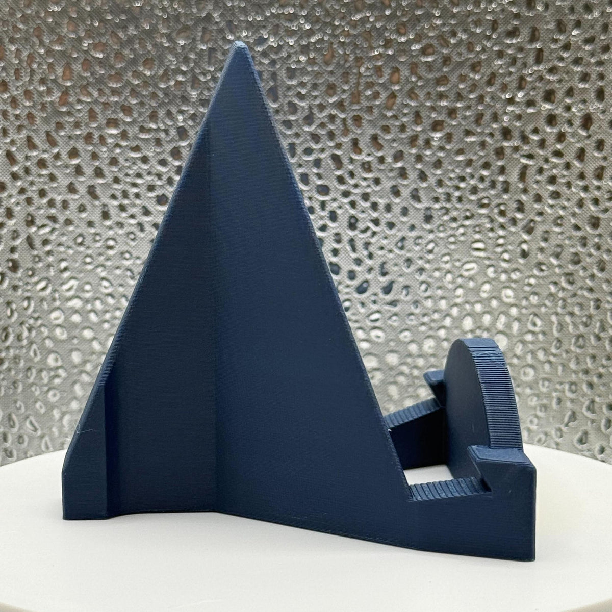 3D printed NCAA University of Michigan Wolverines Card Stand - Rep your team with a good growl.