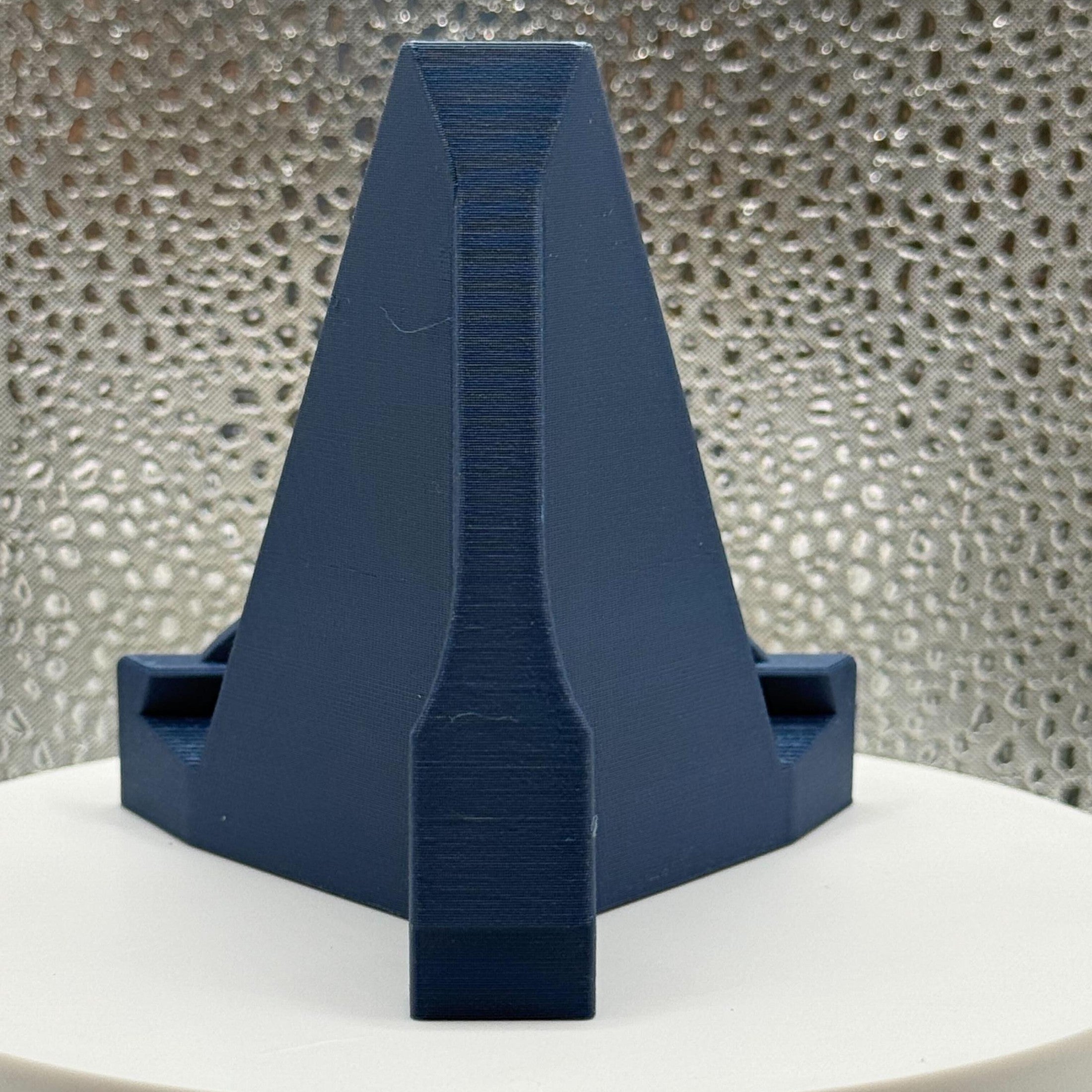 3D printed NCAA University of Michigan Wolverines Card Stand - Rep your team with a good growl.