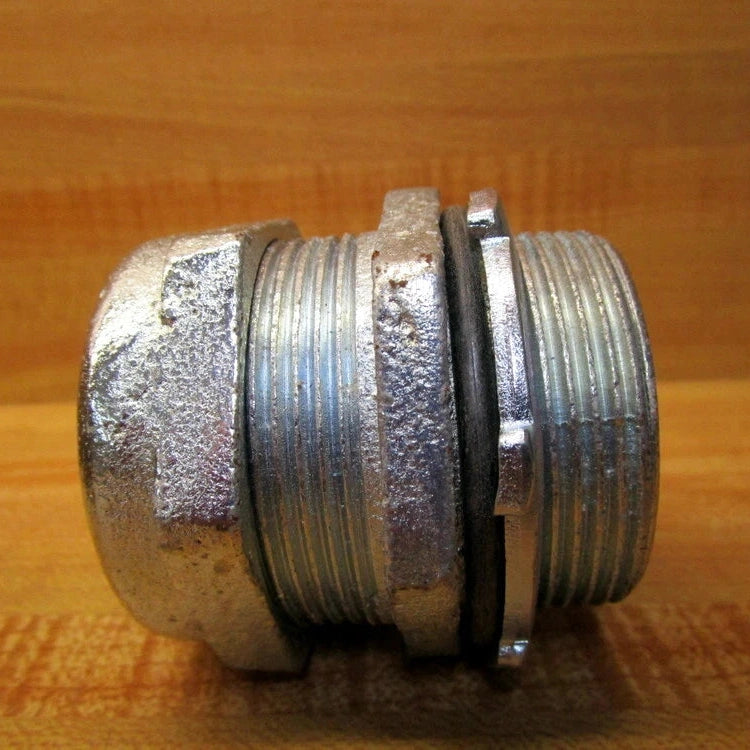 NEW OZ Gedney SR-150-1375 1-1/2" Relief Connector SR1501375 Pack of 2
