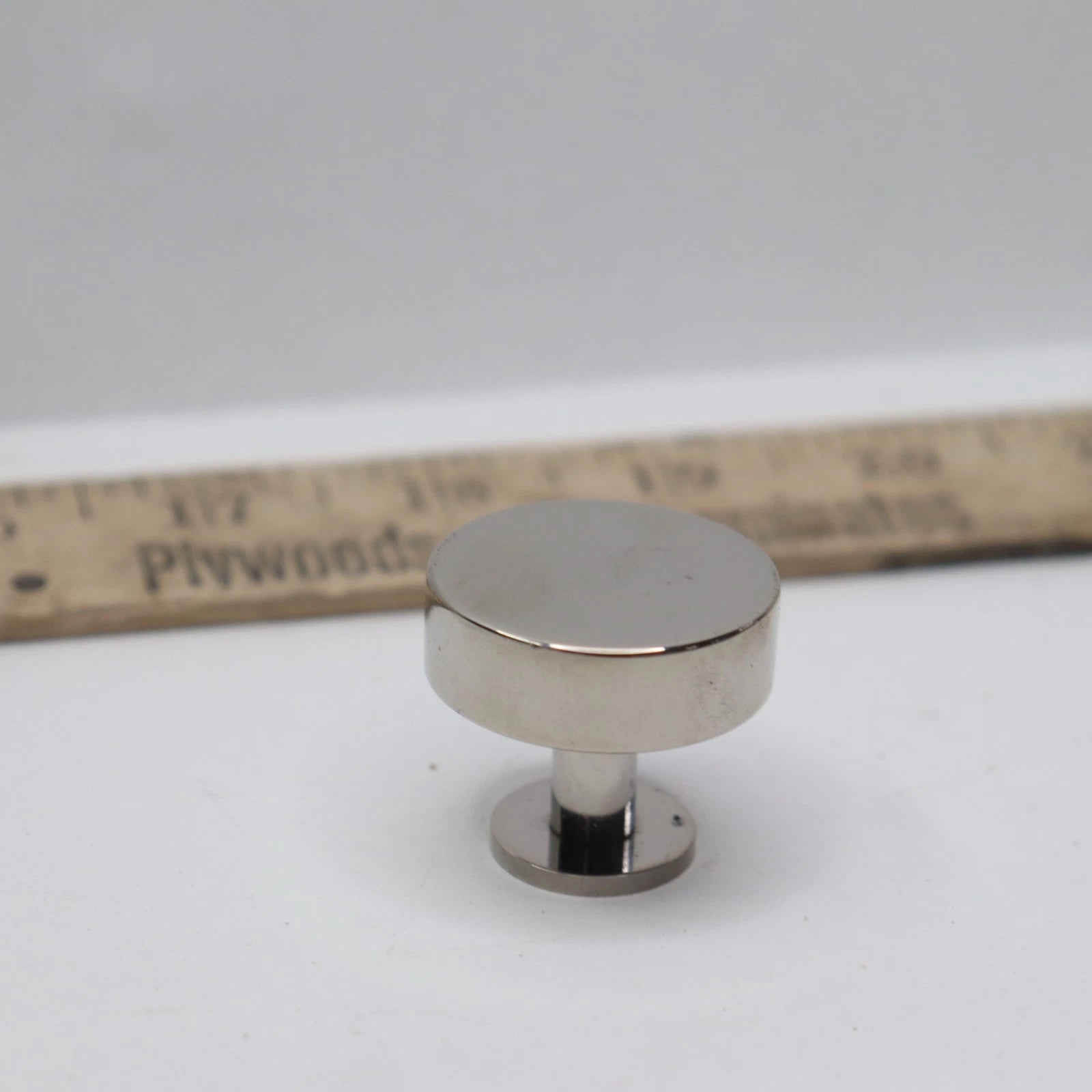 NEW 1-Pk Amerock Cabinet Knob Polished Chrome 1-1/4 Diameter BP3686426