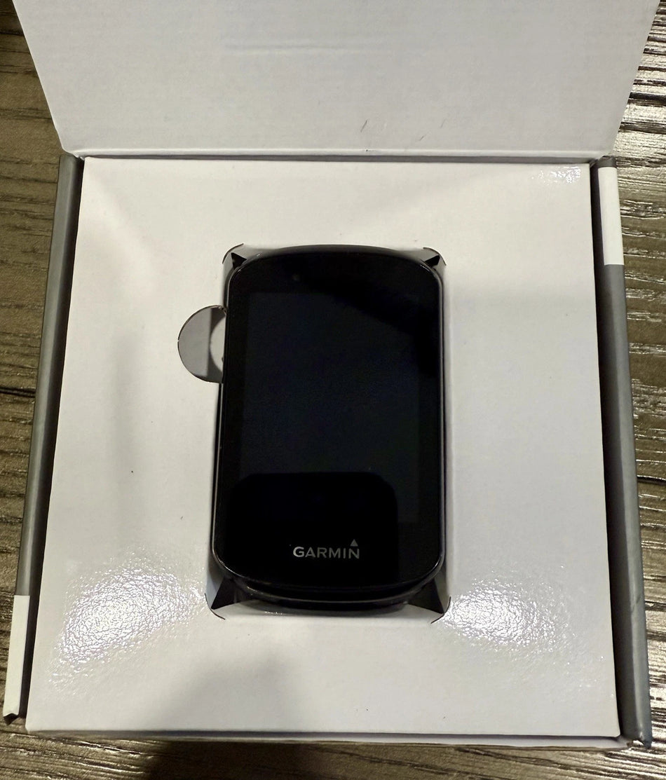 Garmin Edge 830 GPS Cycling Computer Excellent Condition Without Charger + Mount like new used 3 times