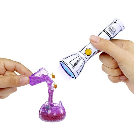 NEW MGA Miniverse Make It Mini UV Light for Quick Curing Toy Figures.